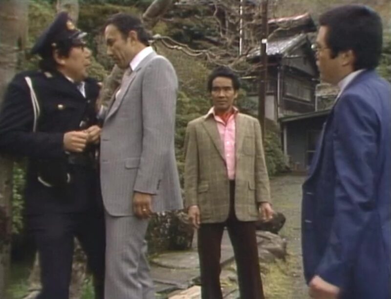 混浴露天風呂連続殺人~婚前奥伊豆旅行~ 駐在に詰め寄る南條(不動産屋社長)